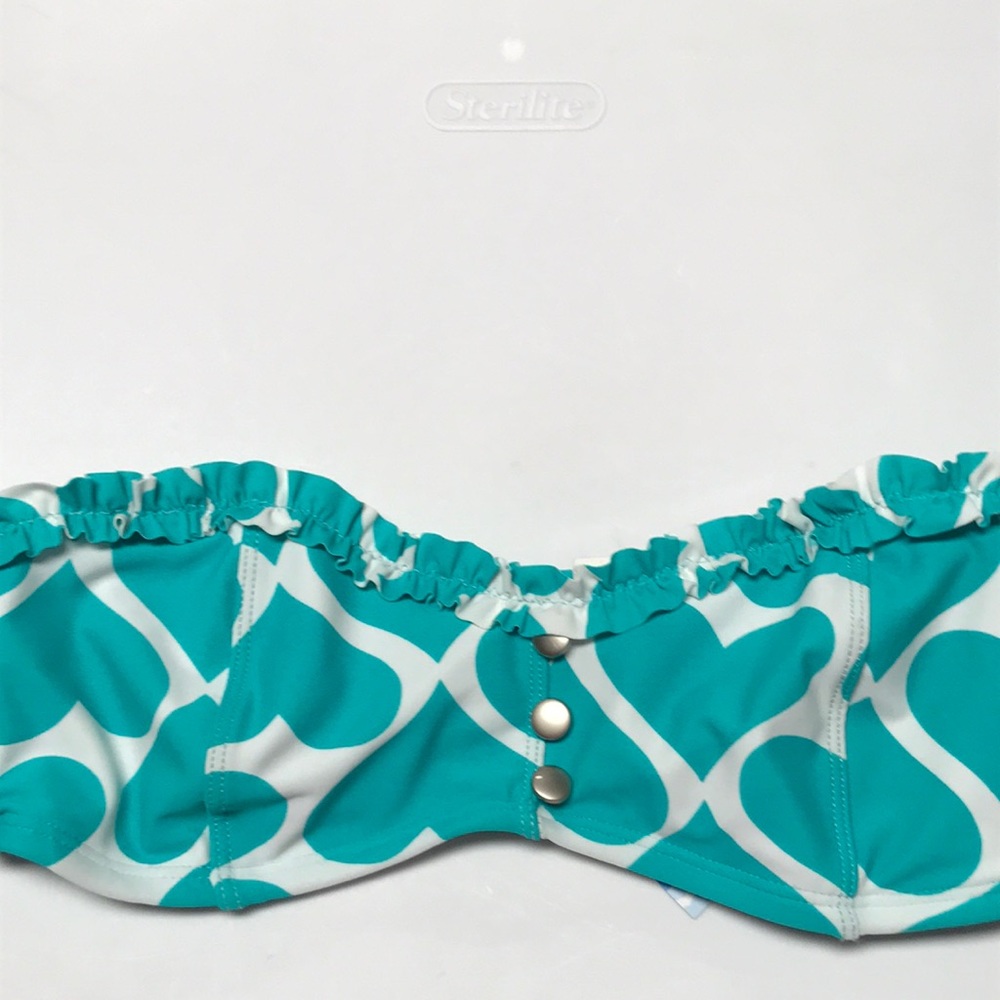 NWT bikini top